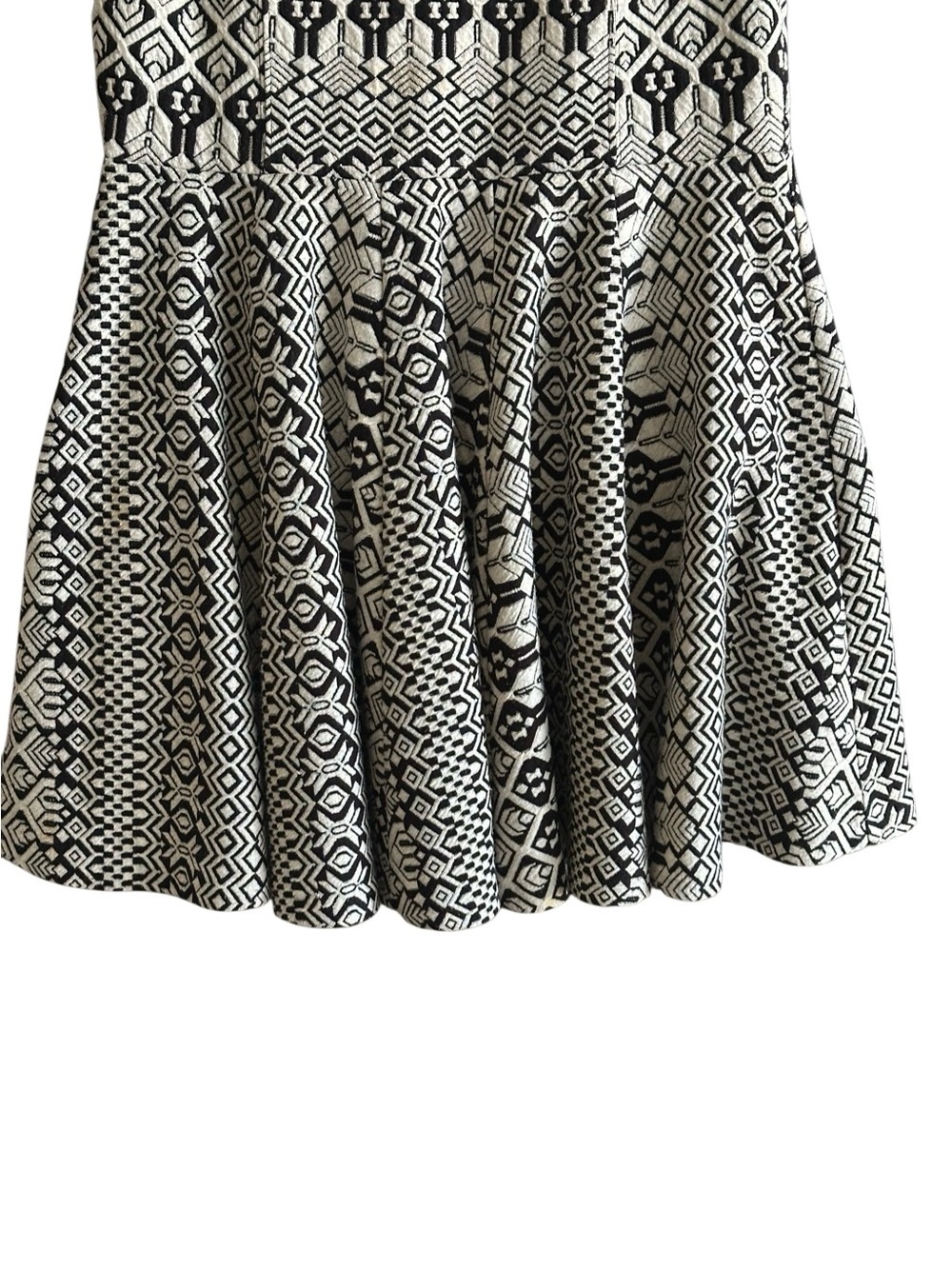 Cynthia Rowley Black & White Geometric Fit-and-Flare Dress. Size Large - Picture 5 of 11